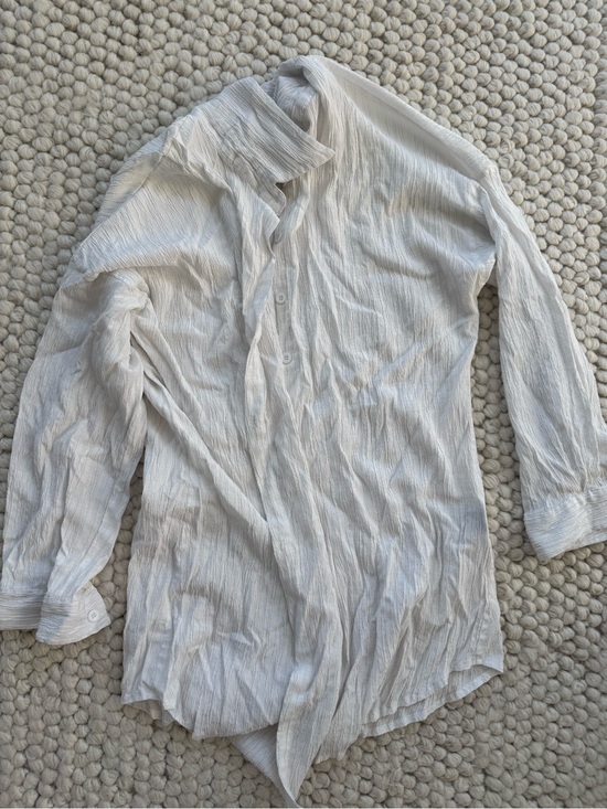 SHEIN Other - SHEIN White Textured Crinkle Button-Up Top
